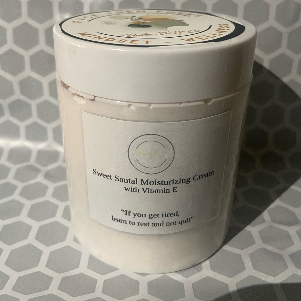 Sweet Santal Vitamin E Moisturizer - Cream